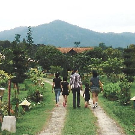 Happy Paradise Kampung Janda Baik Exterior foto